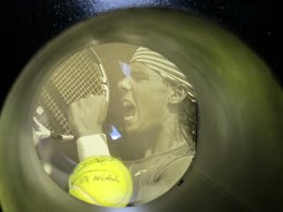 Objeto de Rafael Nadal en la exposición del Museu d'Etnologia