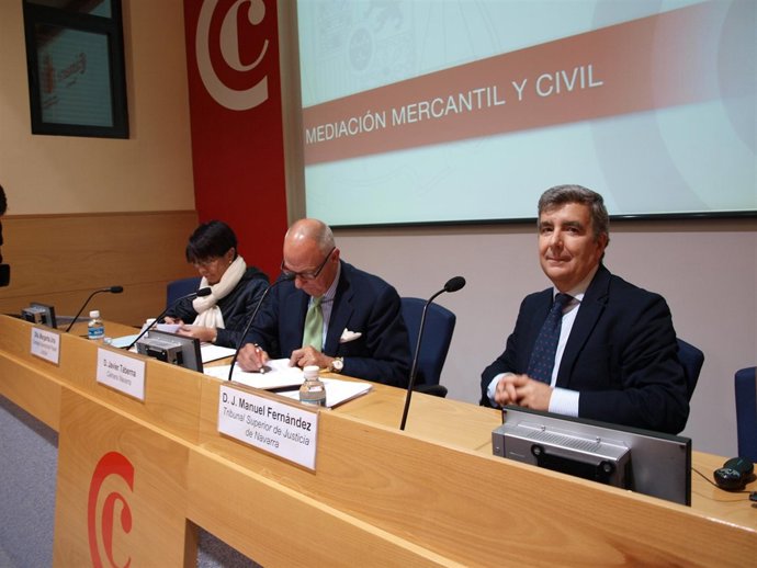 Firma de un convenio entre el CGPJ y la Cámara de Comercio. 