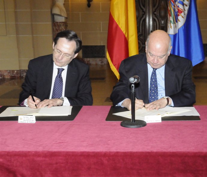 España y la OEA firman acuerdios de cooperación