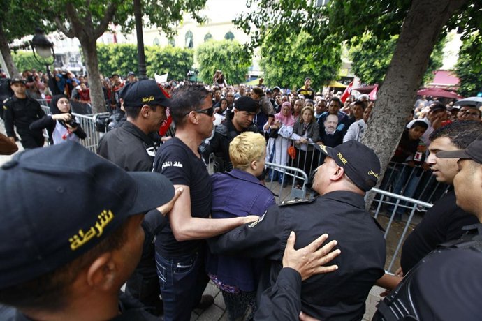 Activista tunecina Amina Tyler