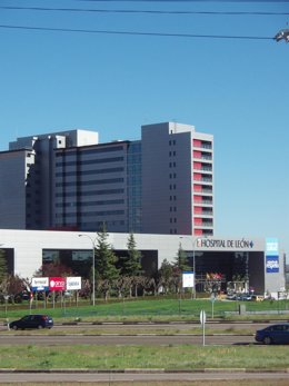 Fachada Del Complejo Hospitalario De León.