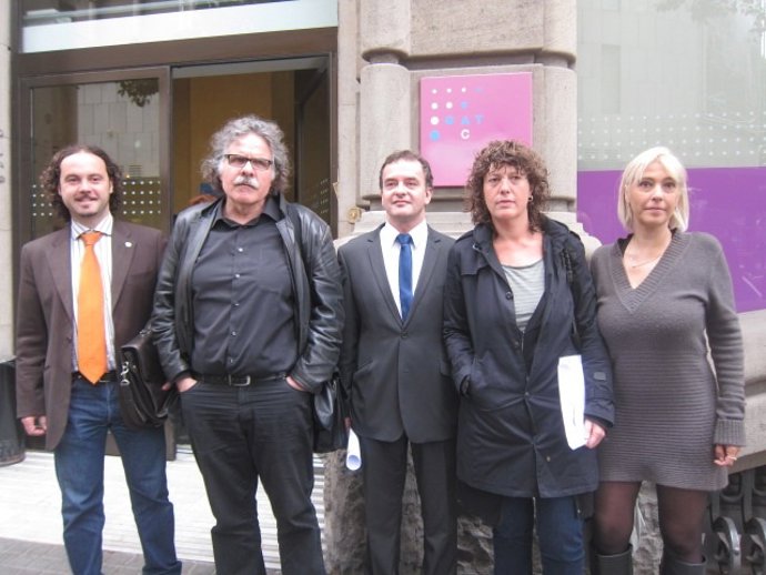 Diputados de ERC en el Congreso pagan sus impuestos en la Ag.Tributaria Catalana