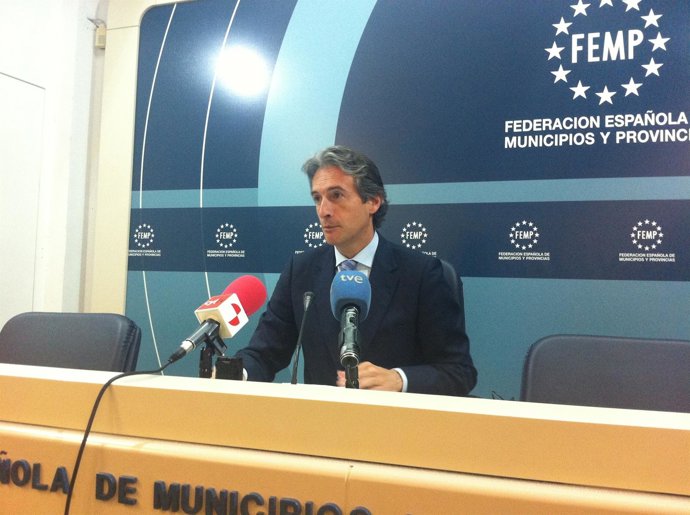 El presidente de la FEMP, Íñigo de la Serna