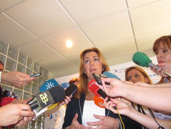 Díaz, en declaraciones a los periodistas en el puerto de Almería