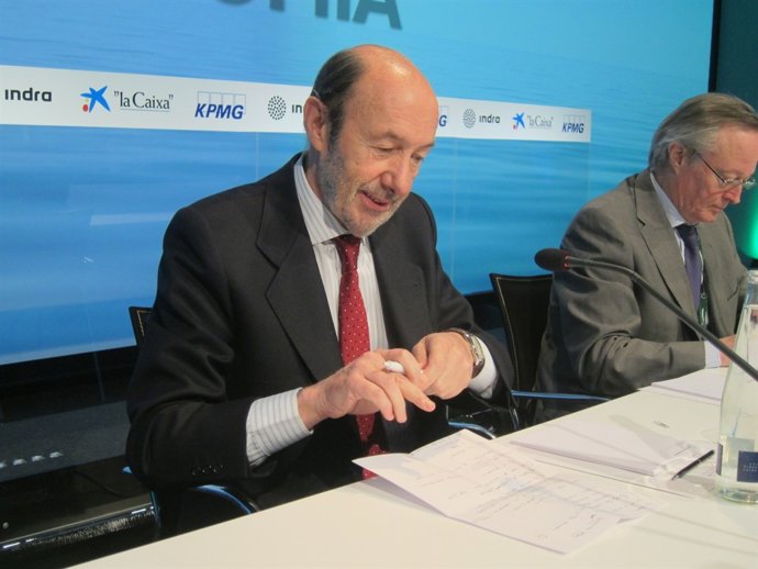 Alfredo Pérez Rubalcaba (PSOE) y Josep Piqué (Círculo)