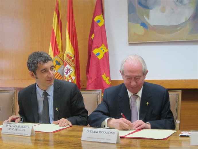 Murcia y Aragón firman un convenio para impulsar 'El camino de Vera Cruz'.