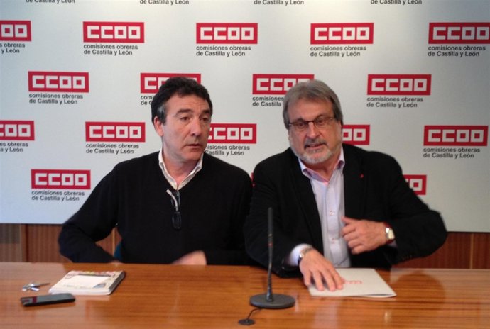 Ángel Hernández (CC.OO) junto a José María González (IU)