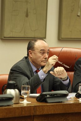  Luis Linde, en el Congreso