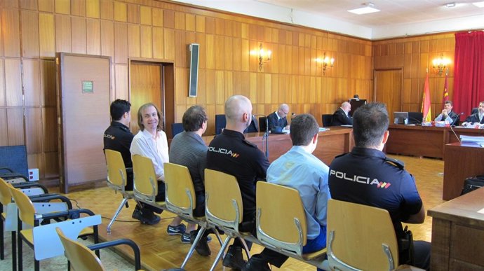 Acusados en el banquillo por la muerte de un anciano en Molina