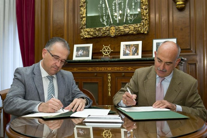 Firma del convenio con la Asociación Cabalgata de Reyes.