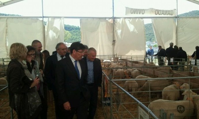 Arturo Aliaga inaugura y visita la Feris Expoforga.