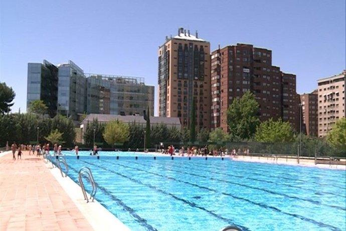 Pisicina municipal polideportivo vicente del bosque