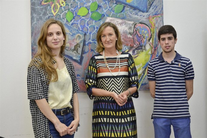 Sánchez Estrella con los dos artistas