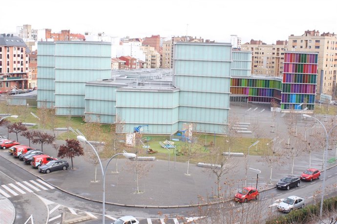 En la imagen, fachada del Musac, que acogerá la exposición de Okariz