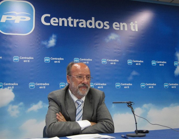 Francisco Javier León De La Riva