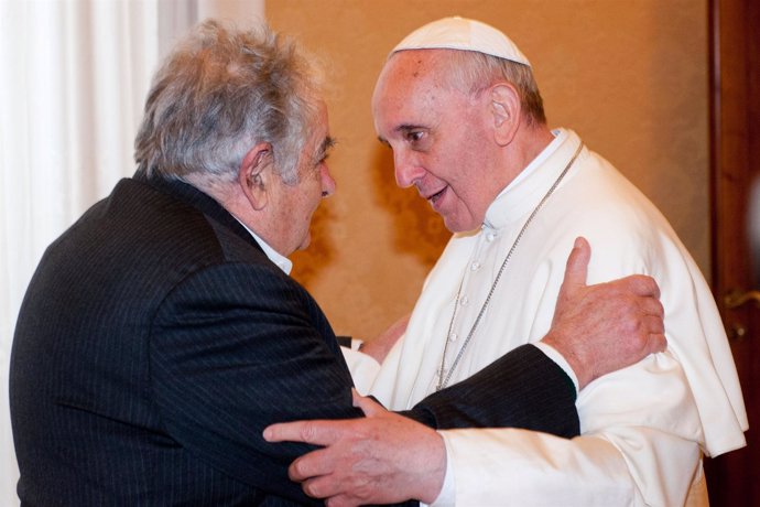 Reunión Mugica y Papa Francisco en Vaticano