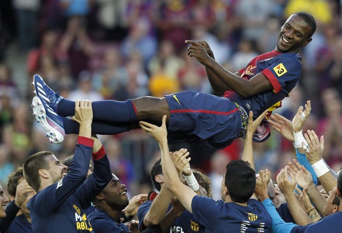 Eric Abidal en su despedida del FC Barcelona