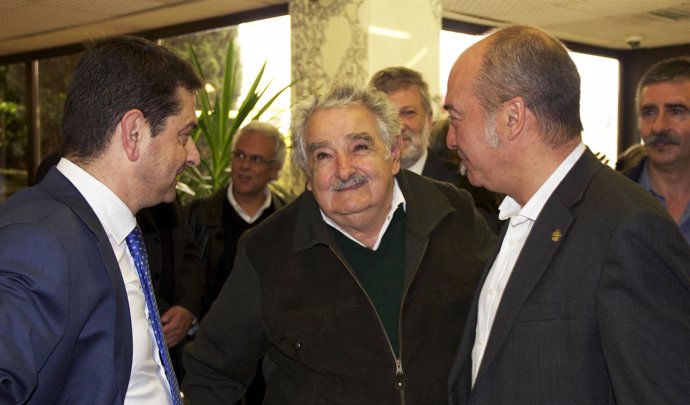 El presidente de Uruguay y representantes de Mondragon
