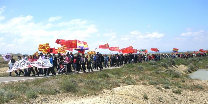Marcha por el Desmantelamiento del Polígono de Tiro de Bardenas.      
