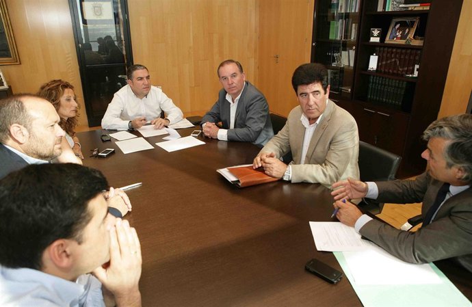 Reunión Bendodo y alcaldes de la Axarquia