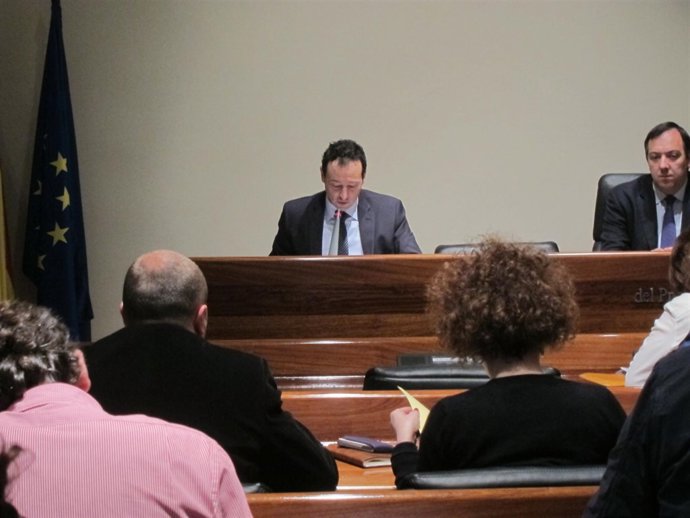 Guillermo Martínez en la Comisión de Presidencia