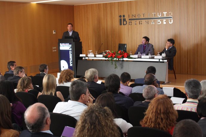 Congreso de reproducción asistida en el Instituto Bernabeu de Alicante.
