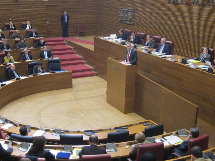 Alberto Fabra en la sesión de control de las Corts