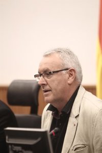 Lara (IU) afea a Rajoy que "saque pecho de hojalata" con la bajada del paro en mayo porque es estacional