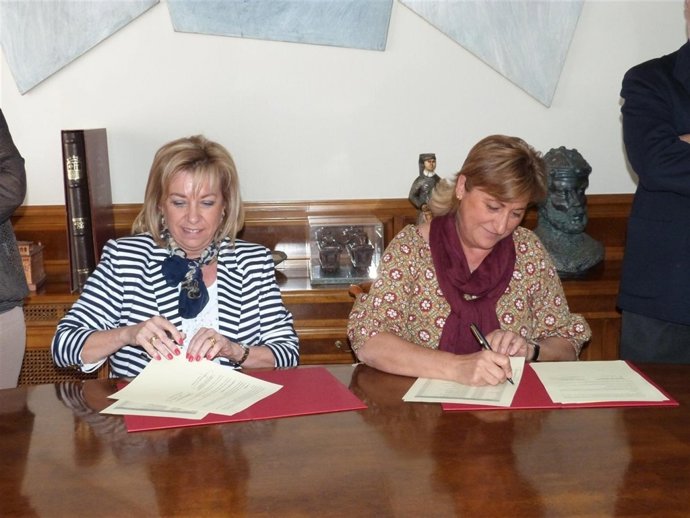 Dolores Serrat y Carmen Pobo