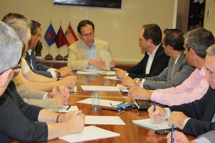 Cámara con alcaldes municipios más pequeños de la Región