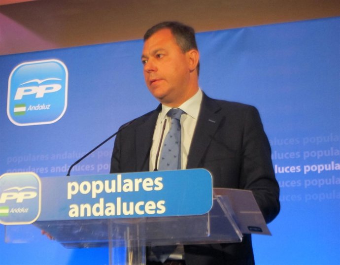 El secretario general del PP-A, José Luis Sanz, hoy en rueda de prensa