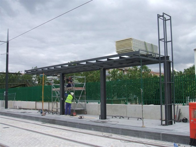 Primera marquesina del Metro de Granada