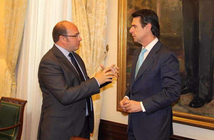 El Ministro de Industria, Energía y Turimo y el alcalde de Puerto Lumbreras