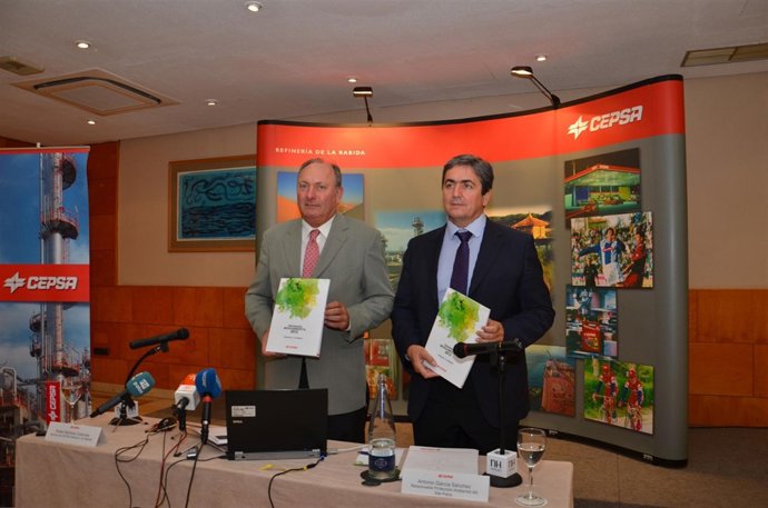 El director de Cepsa Refinería La Rábida, Rafael Martínez-Cañavate. 