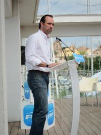 Bauzá defiende que aplazar la reforma tributaria hasta el final de la temporada turística es la decisión "adecuada"