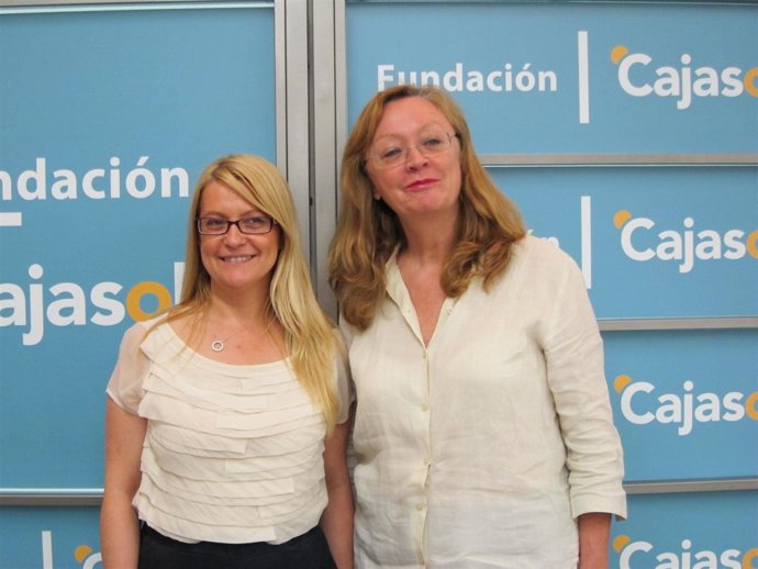 La directora de Comunicación de Fundación Cajasol y Margarita Aizpuru