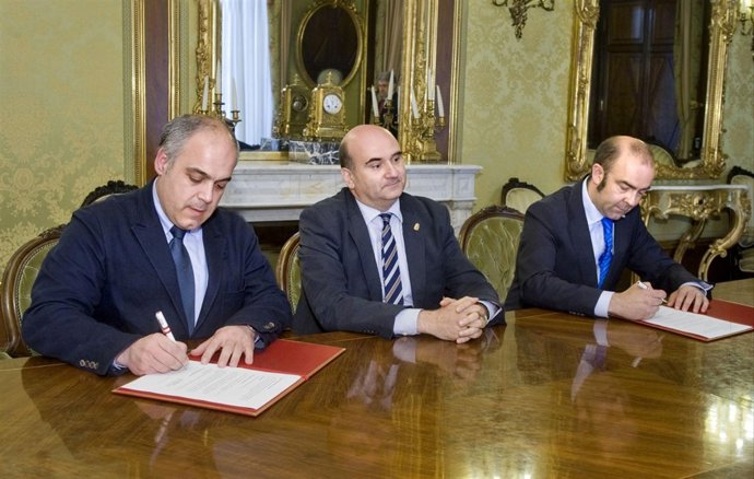 Firma del convenio entre la ANE y Cruz Roja.