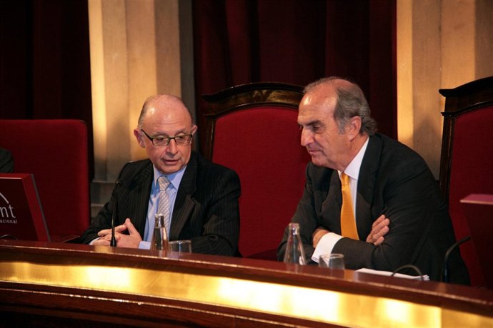 El ministro de Hacienda C.Montoro y el pte de Fomento J.G. De Montellà