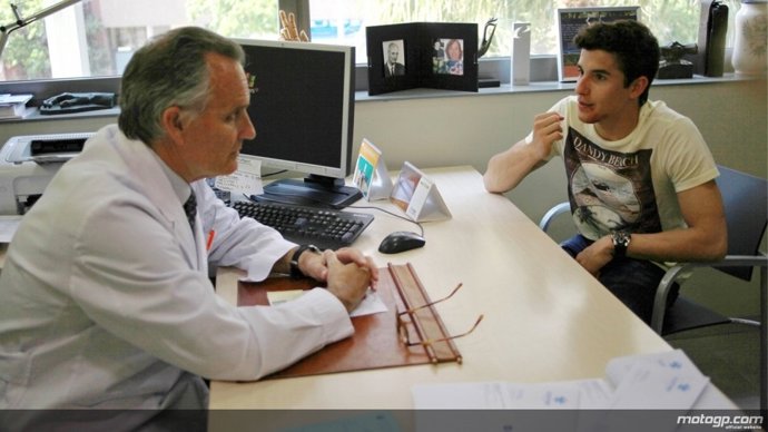 El piloto marc márquez y el doctor Mir