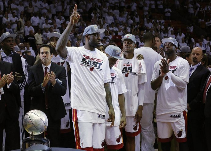 Lebron James con Miami Heat, campeones de la Conferencia Este