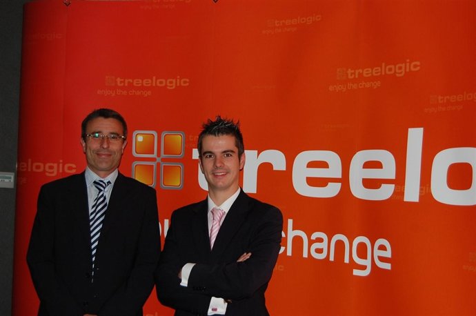 Ángel Molina y Andrés Honrubia durante la entrega de premios en Oviedo