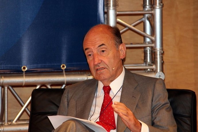 Miquel Roca Junyent, abogado