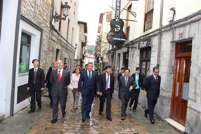 Visita de la expedición a la Puebla Vieja