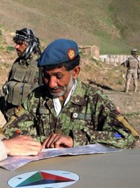 Militares españoles y afganos tratan de limpiar el paso de Sabzak 