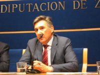 Oliván cree que "falta voluntad en las dos partes" para solucionar la huelga de limpieza de centros sanitarios