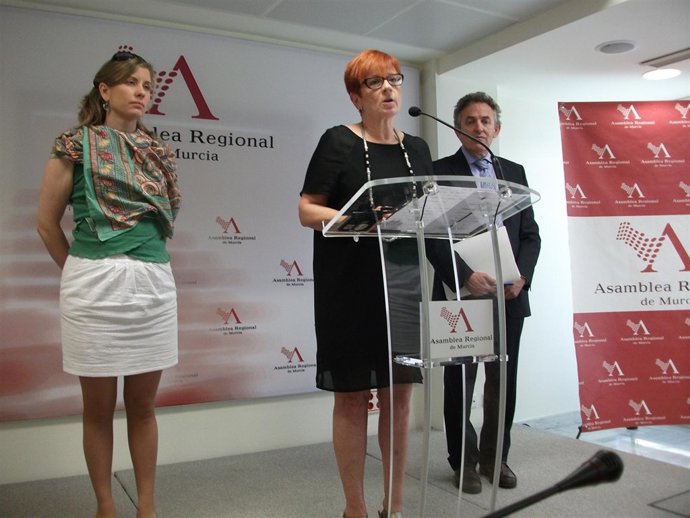 Retegui en rueda de prensa en Asamblea Regional