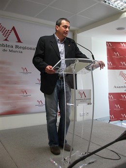 Pujante ofrece rueda de prensa en Asamblea Regional