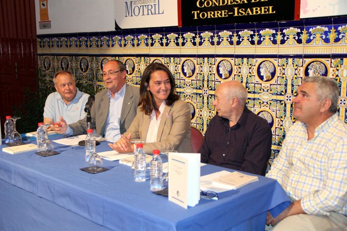 Presentación de 'Campo de luz y niebla' editada por Diputación