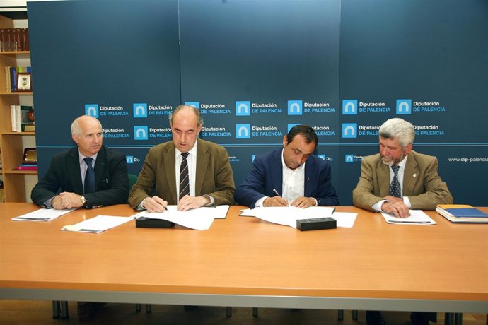 Firma del convenio entre la Diputación y la Cámara Agraria Provincial