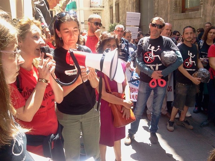 Concentración de la Coordinadora Discapacitat i Dependència frente a Hacienda